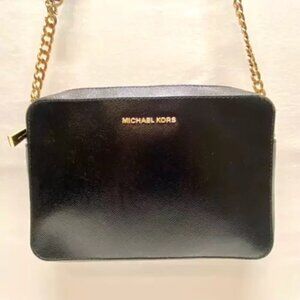 Michael Kors Jet Set East West Crossbody Black Pebbled Saffiano With Gold Trim